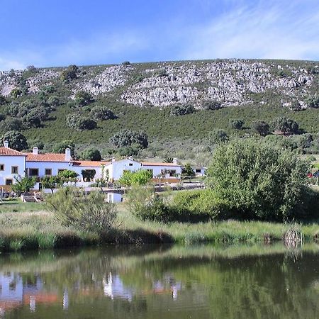 Palacio Viejo De Las Corchuelas Torrejón el Rubio Екстериор снимка