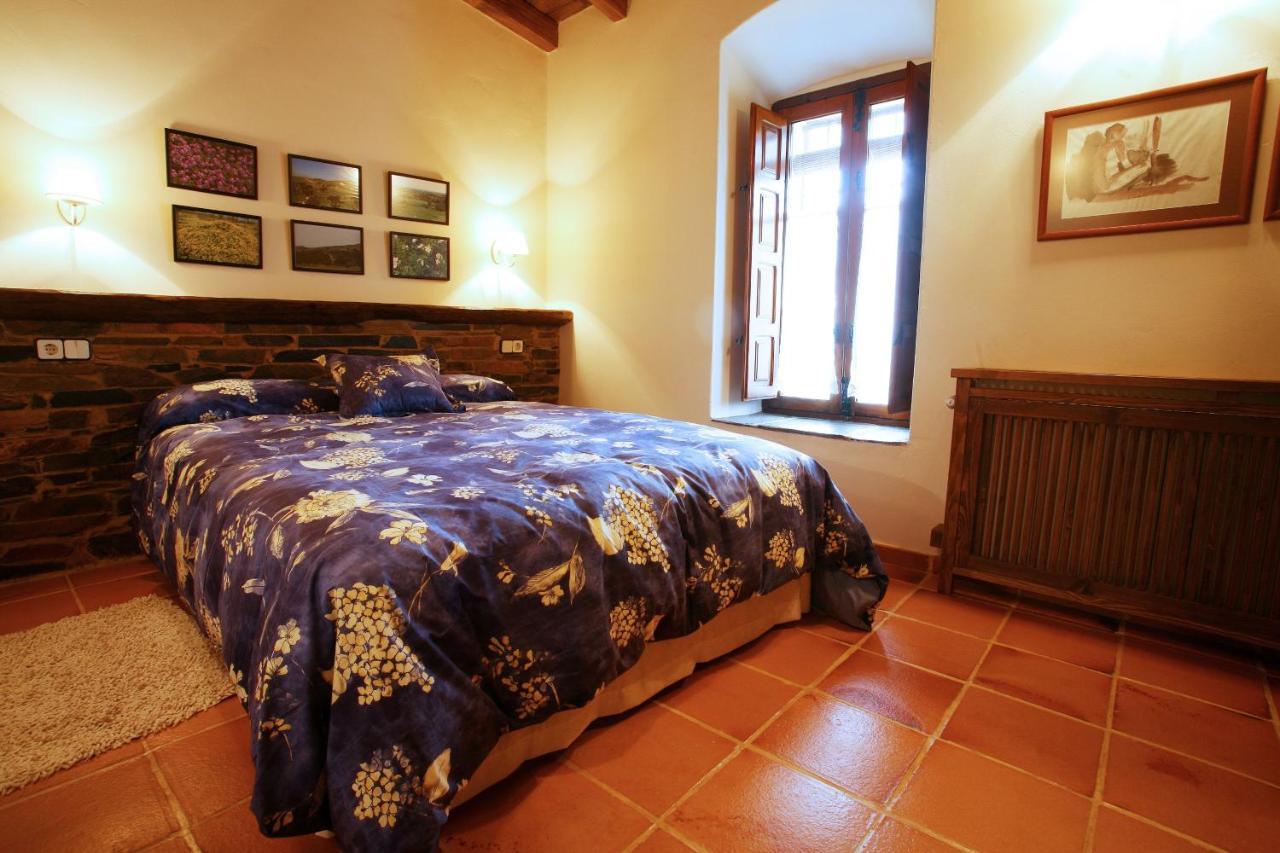 Palacio Viejo De Las Corchuelas Torrejón el Rubio Екстериор снимка