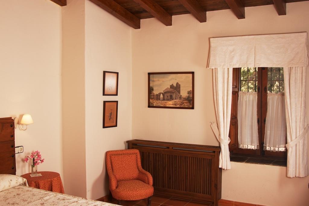 Palacio Viejo De Las Corchuelas Torrejón el Rubio Екстериор снимка