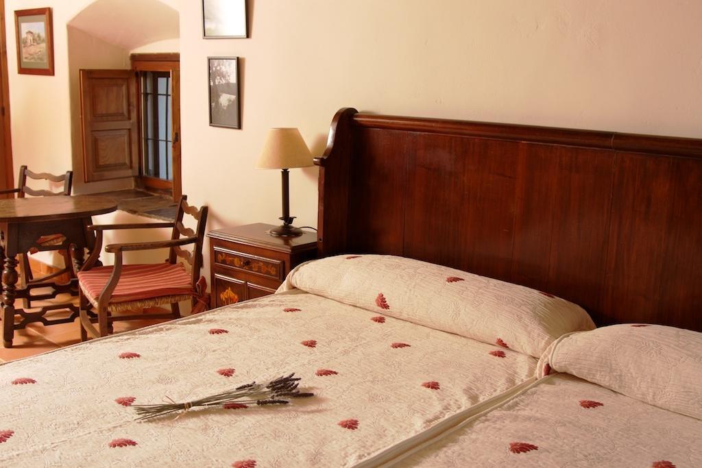 Palacio Viejo De Las Corchuelas Torrejón el Rubio Екстериор снимка
