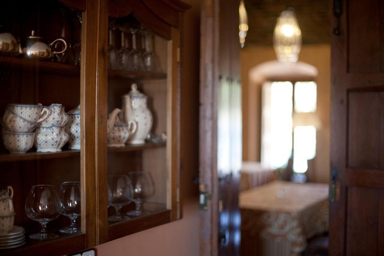 Palacio Viejo De Las Corchuelas Torrejón el Rubio Екстериор снимка