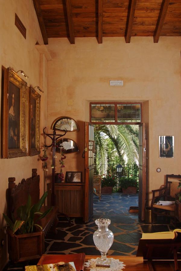 Palacio Viejo De Las Corchuelas Torrejón el Rubio Екстериор снимка