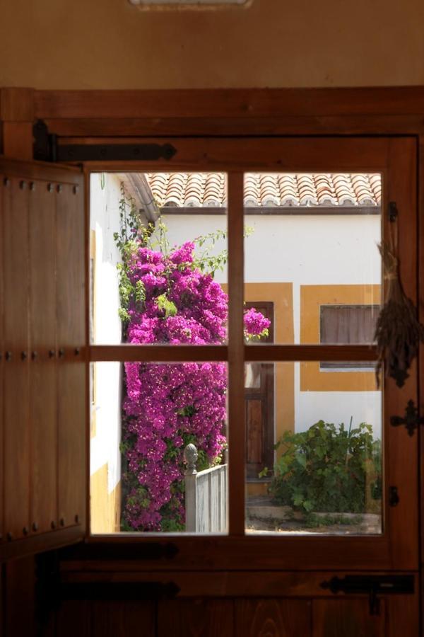 Palacio Viejo De Las Corchuelas Torrejón el Rubio Екстериор снимка